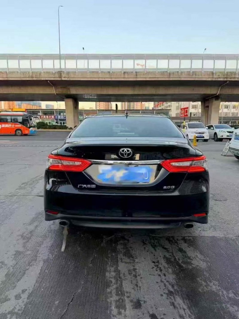 青島23年豐田凱美瑞6