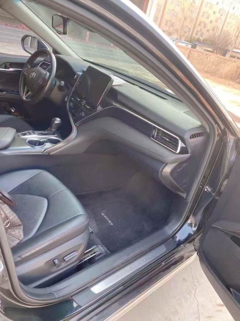 济南21年丰田凯美瑞8