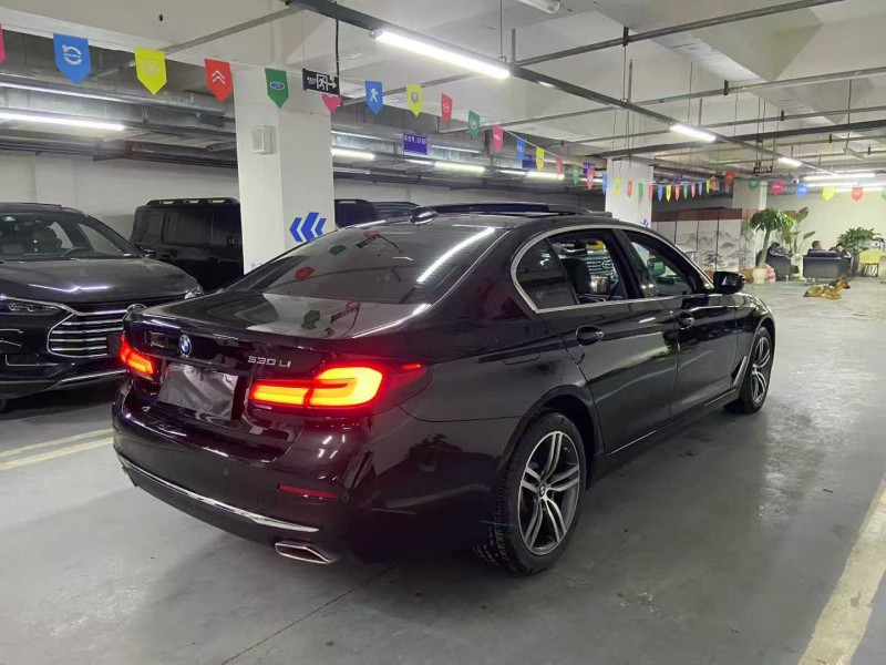 成都23年宝马5系8