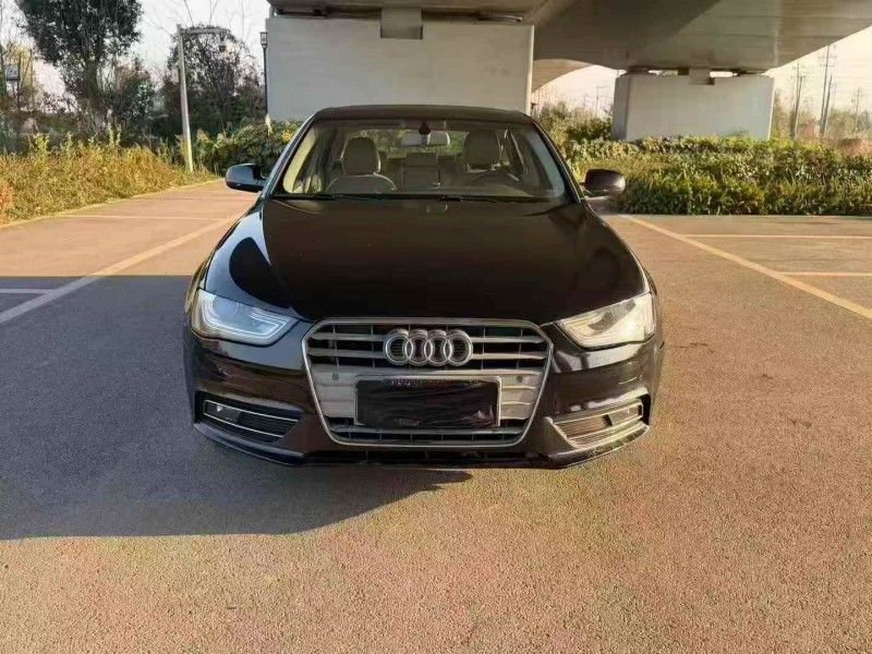 嘉兴12年奥迪A4L1