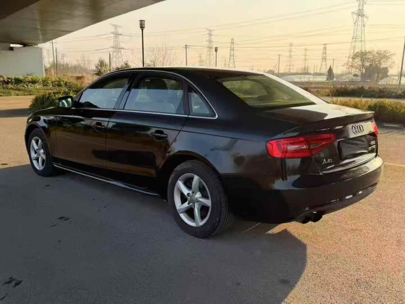 嘉兴12年奥迪A4L7