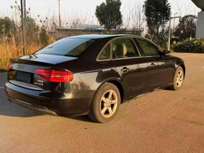 嘉兴12年奥迪A4L8