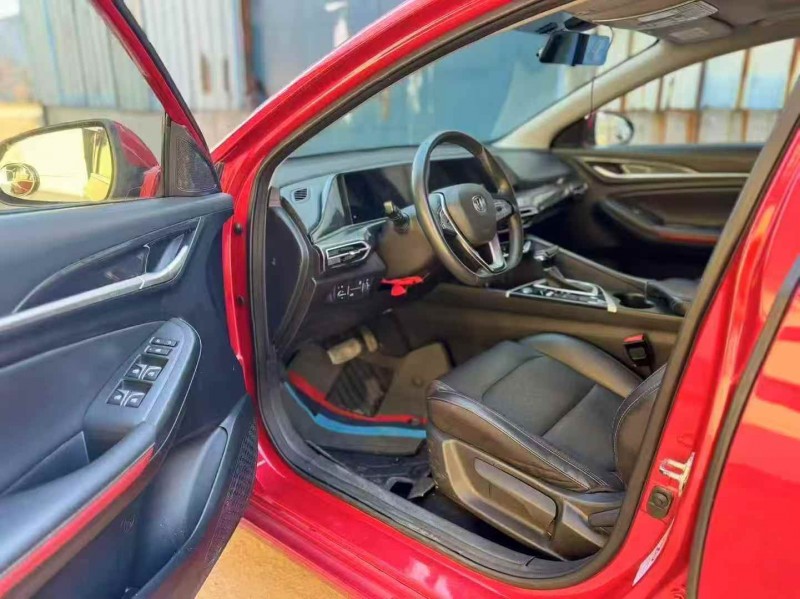 菏泽20年长安汽车逸动4