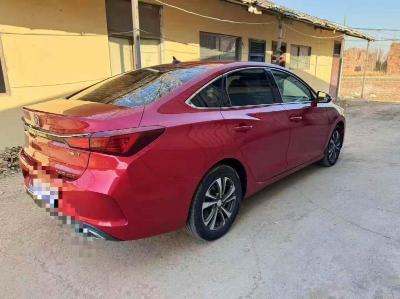 菏泽20年长安汽车逸动8