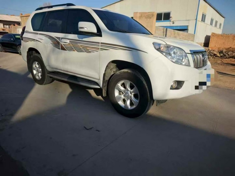 银川12年丰田普拉多3