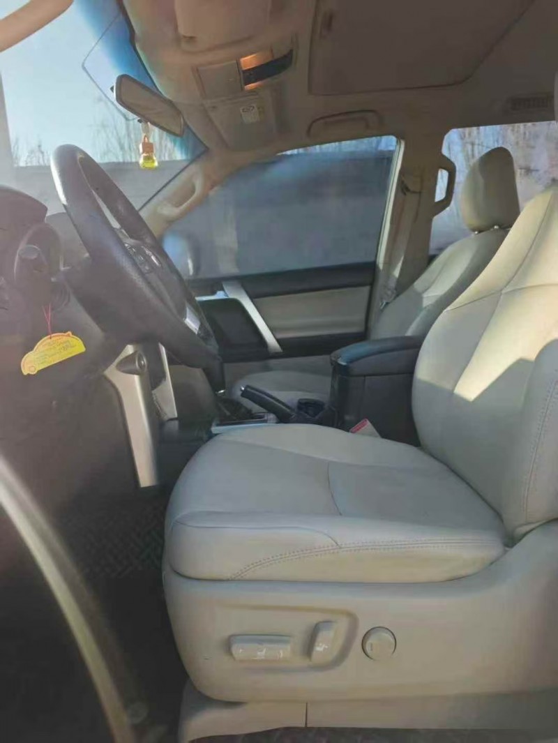 银川12年丰田普拉多5