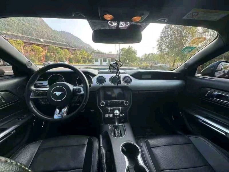 重庆18年福特野马4