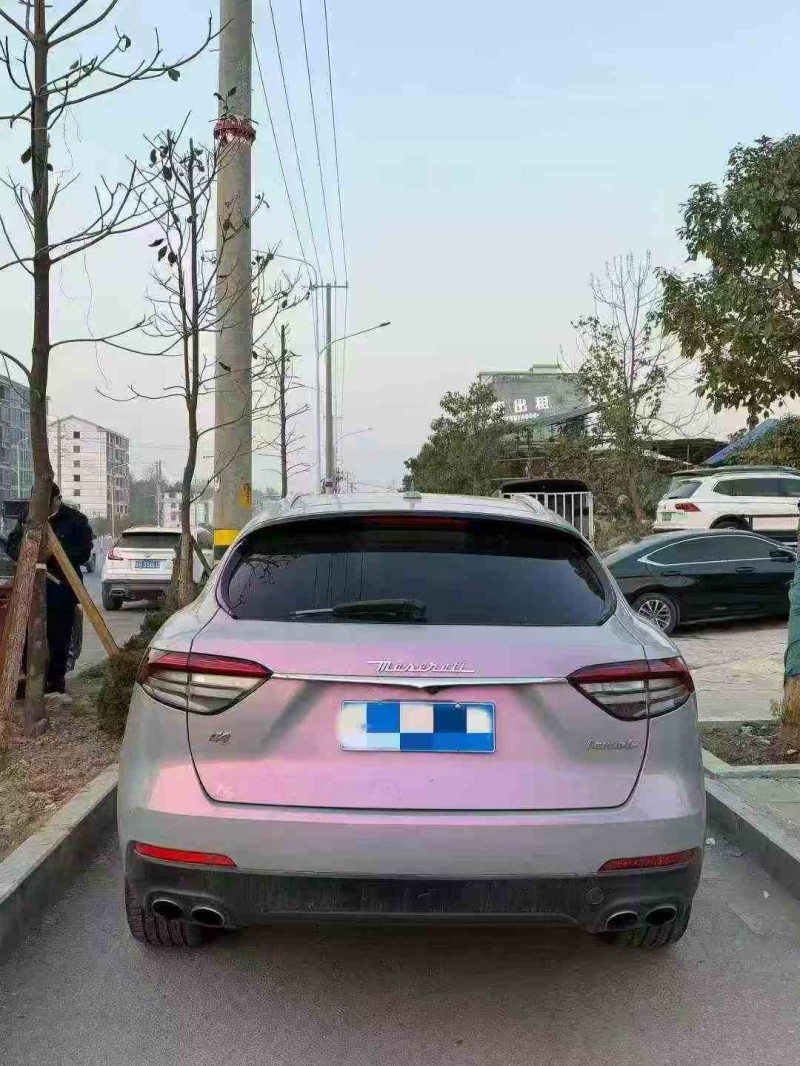 常德17年玛莎拉蒂Levante8