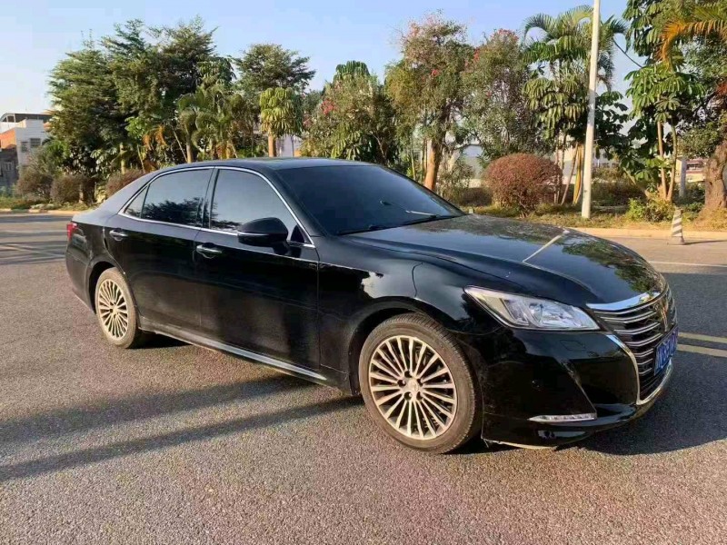 广州17年丰田皇冠3