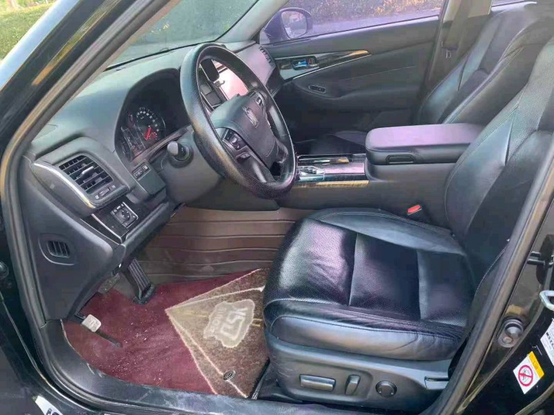 广州17年丰田皇冠4