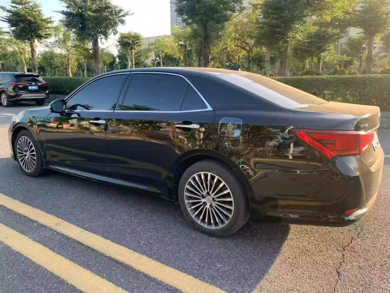 广州17年丰田皇冠9