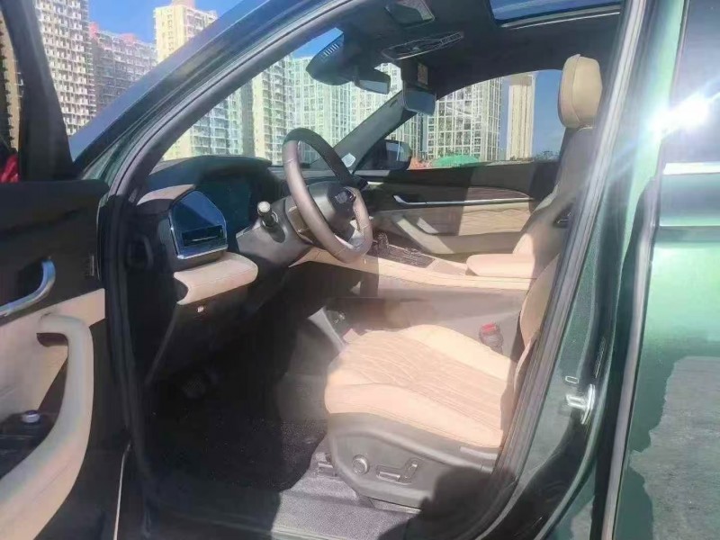 昆明25年吉利星越8