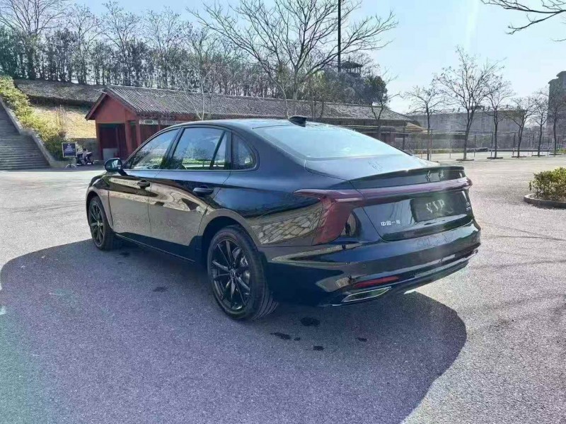 嘉兴25年红旗H57