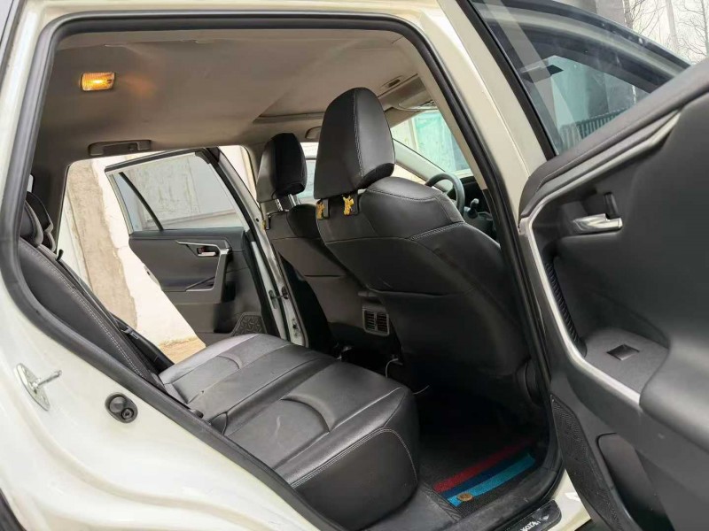 徐州21年丰田RAV4荣放7