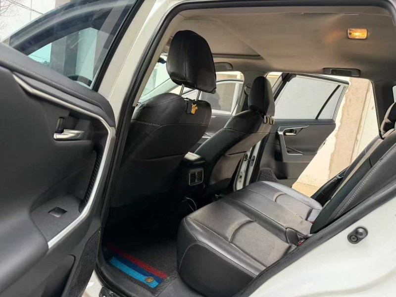 徐州21年丰田RAV4荣放8