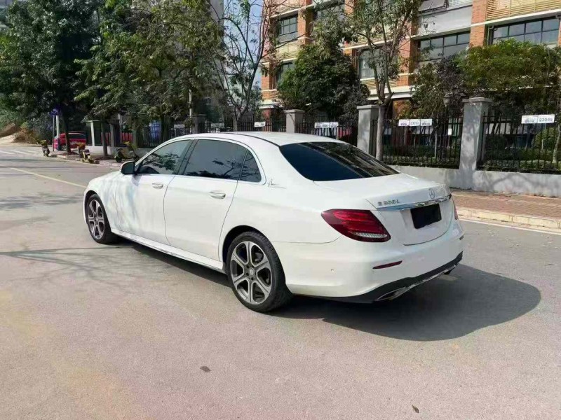 南宁17年奔驰E8