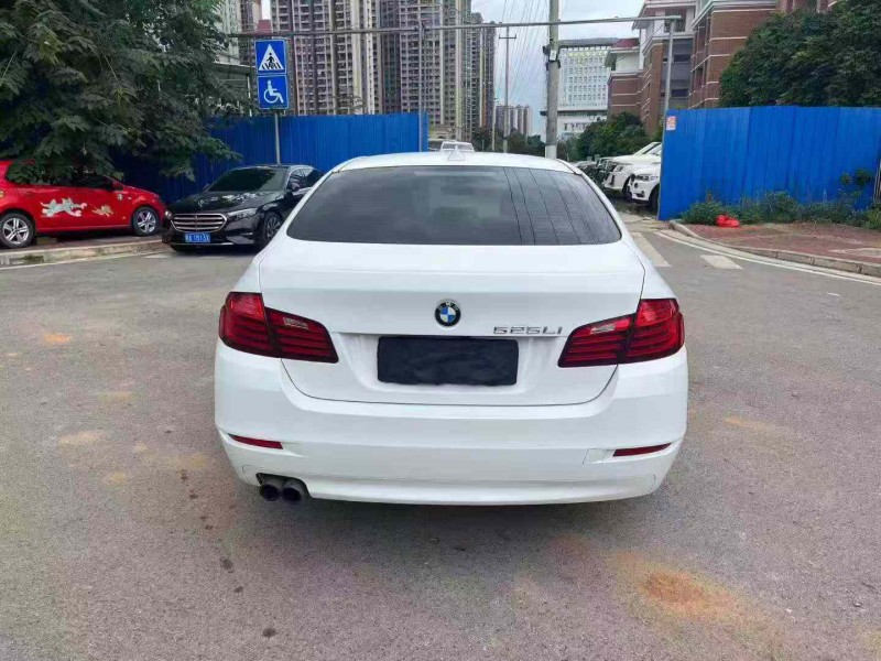 南宁17年宝马5系9