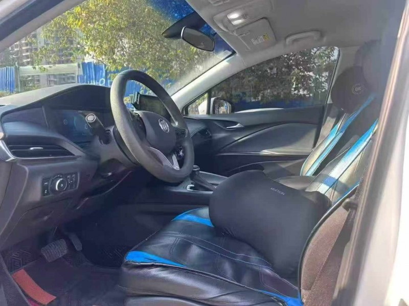 南宁24年别克微蓝4