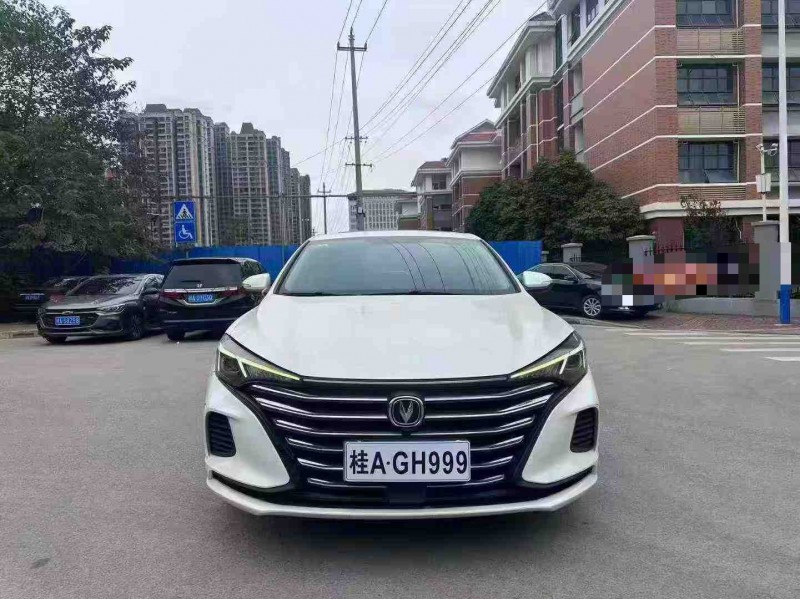 南宁21年长安汽车逸动1