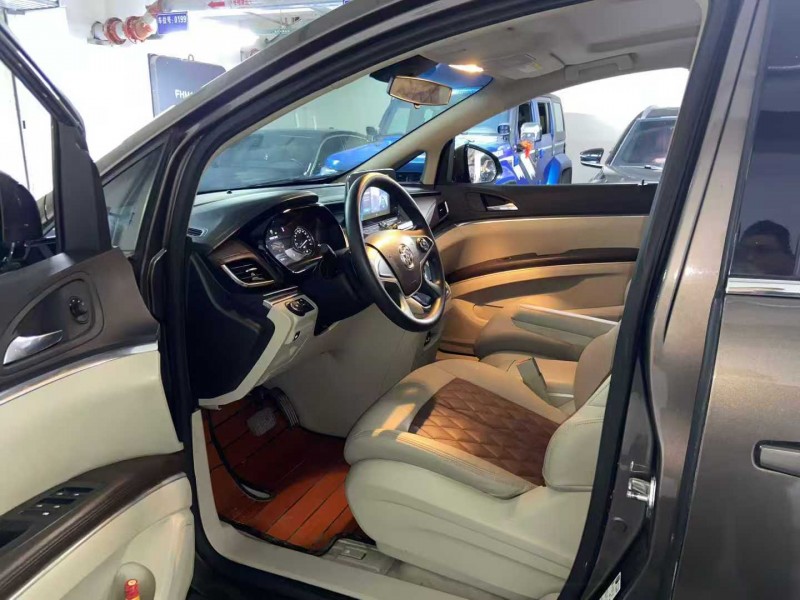 成都22年别克GL83