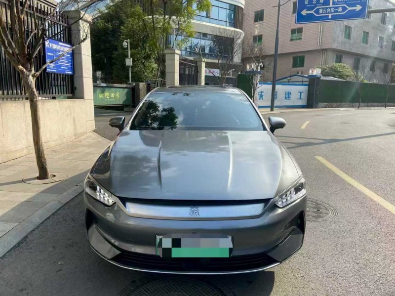 成都23年比亚迪秦1