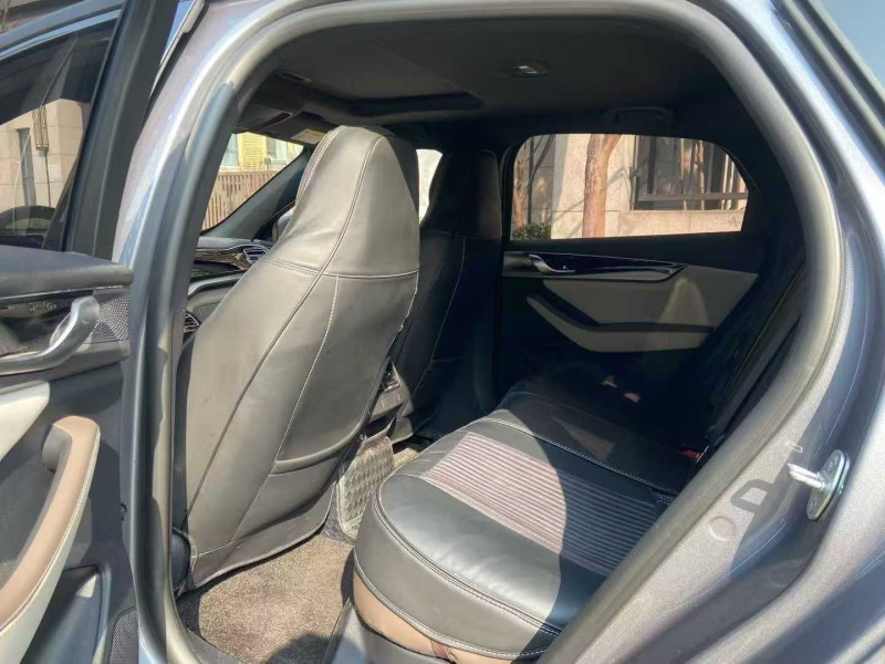 成都23年比亚迪秦5