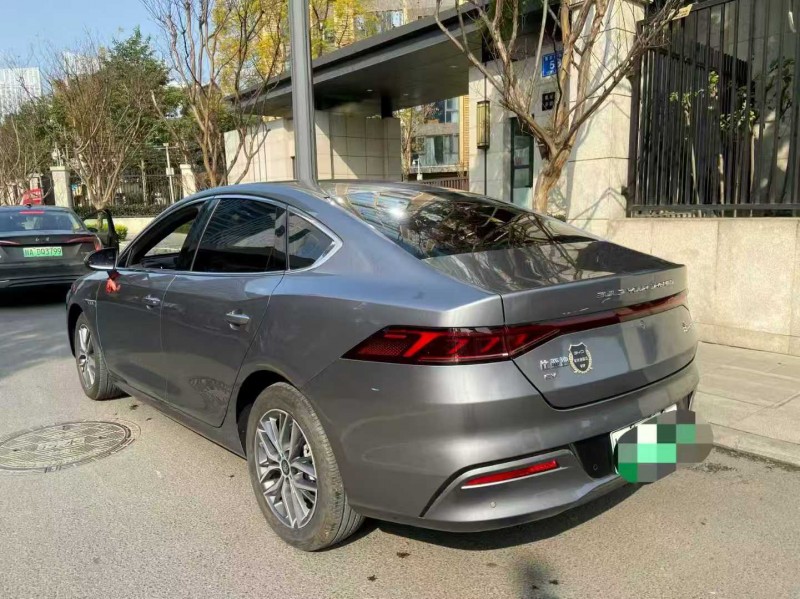 成都23年比亚迪秦7