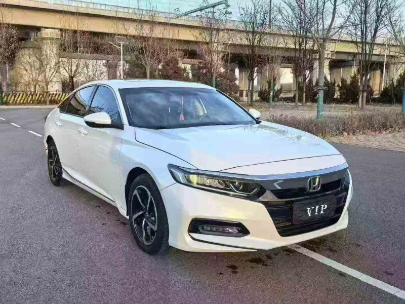 天津21年本田雅阁2