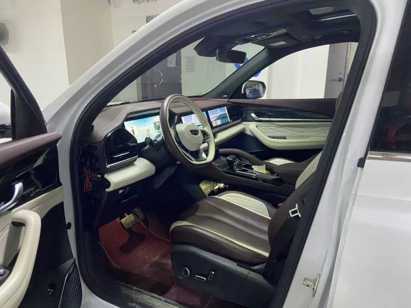 成都23年吉利星越4