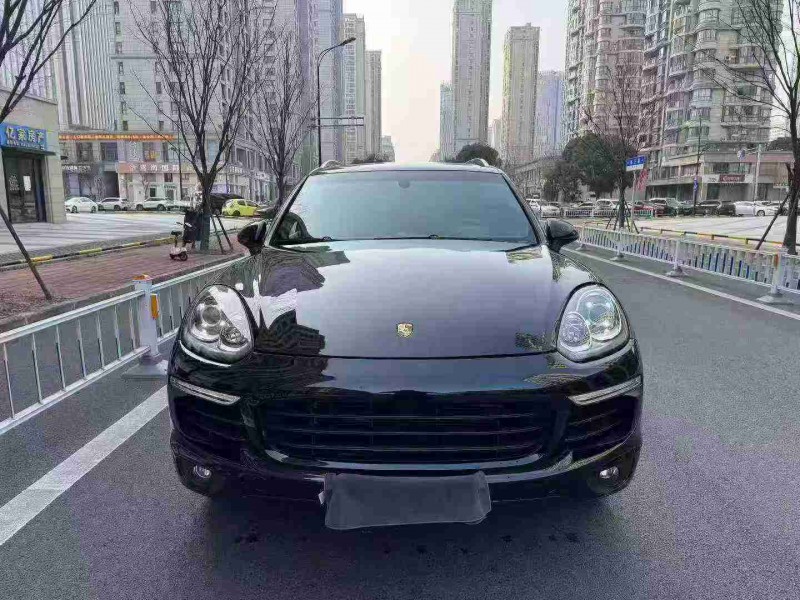 嘉兴17年保时捷卡宴1