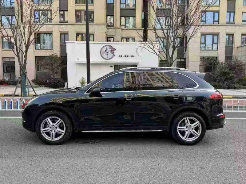 嘉兴17年保时捷卡宴3