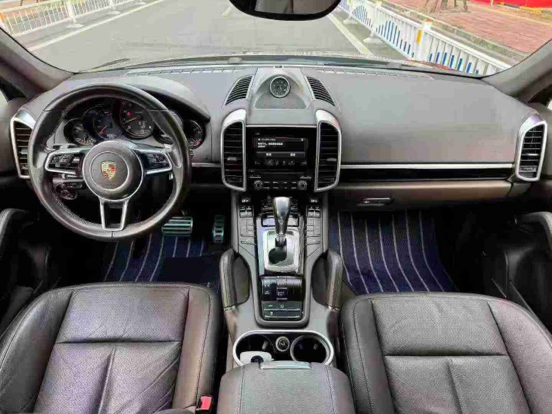 嘉兴17年保时捷卡宴4