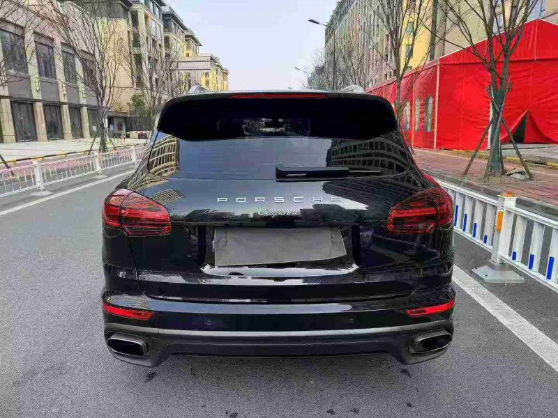 嘉兴17年保时捷卡宴9