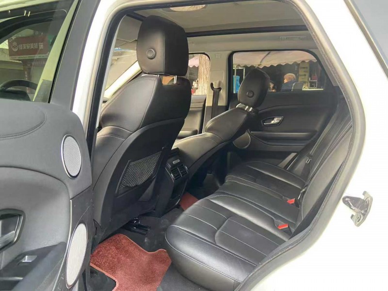 成都18年路虎极光5