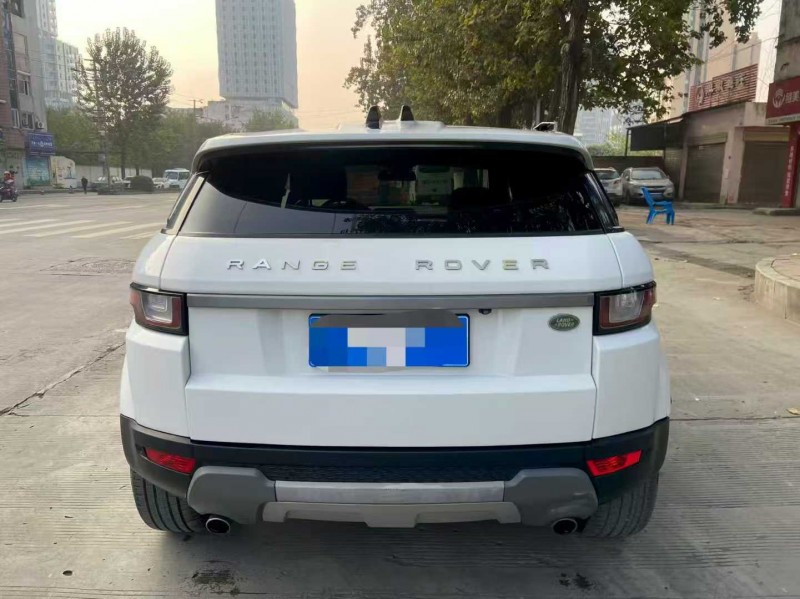 成都18年路虎极光9