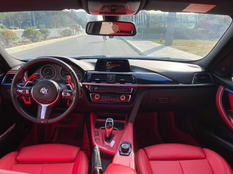 成都18年宝马3系6