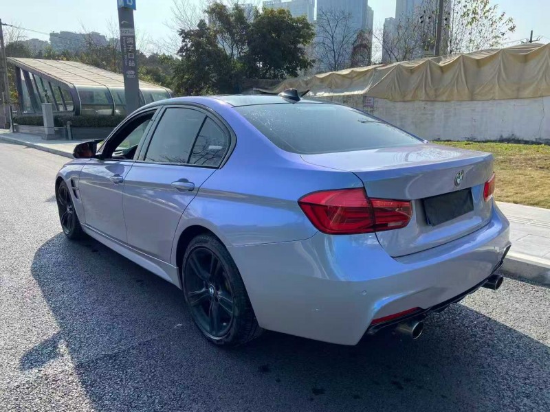 成都18年宝马3系7