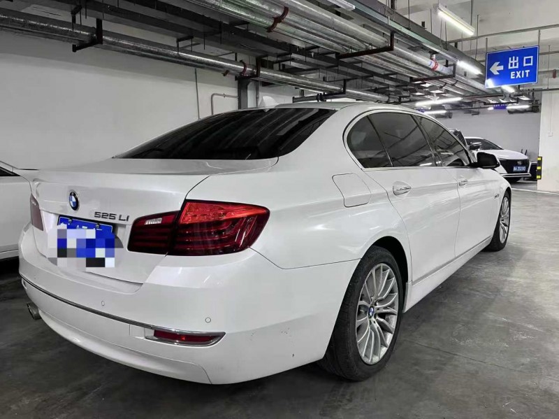 成都16年宝马5系8