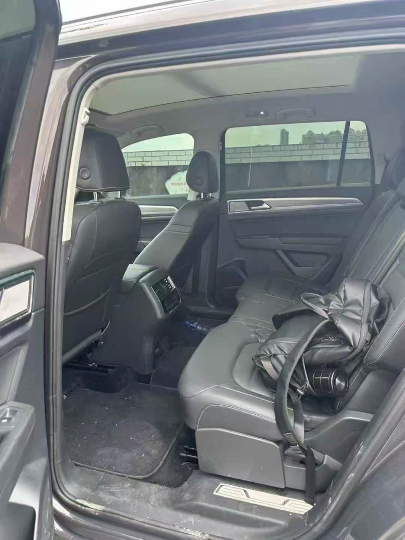 南宁21年大众途昂5