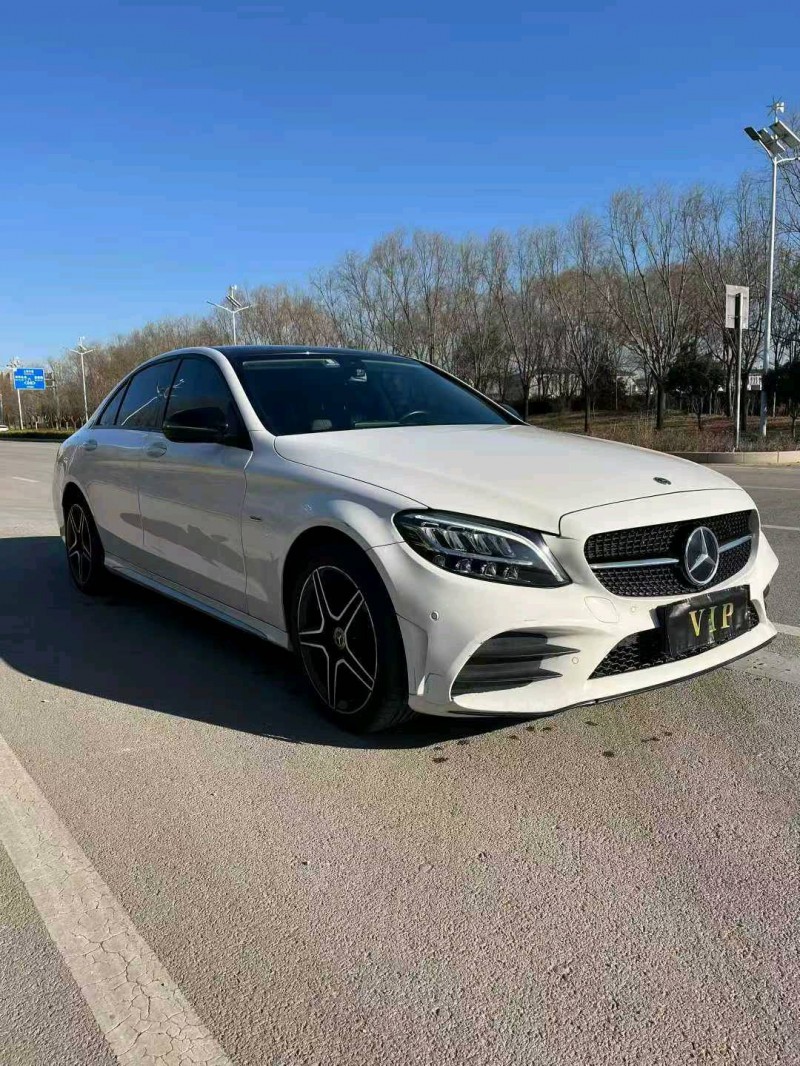 济宁21年奔驰C2