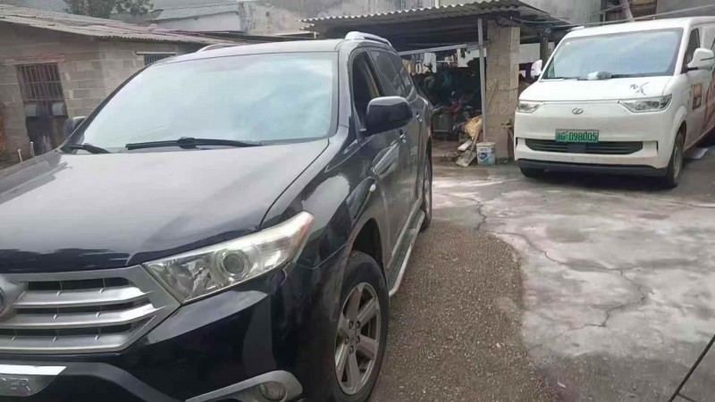 保定13年丰田汉兰达2