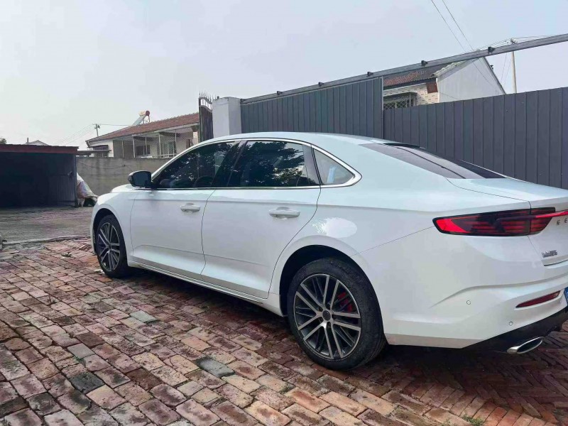 保定23年吉利星瑞8