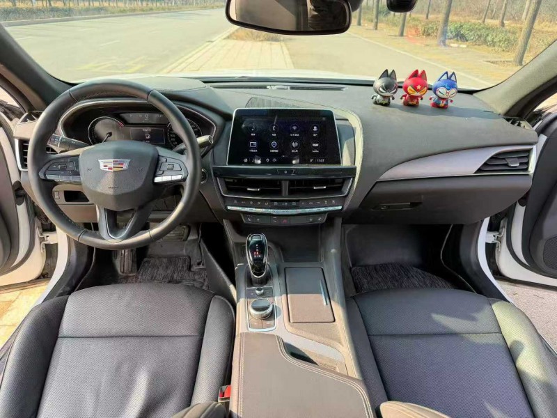 濟寧23年凱迪拉克CT64