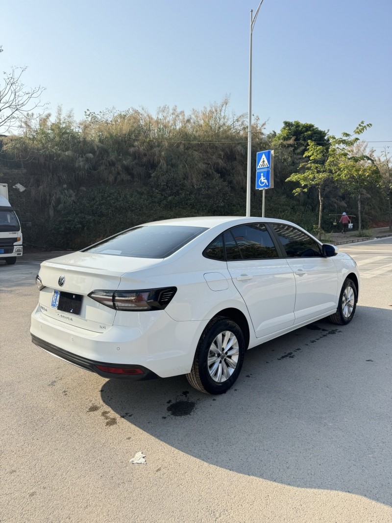 南宁25年大众朗逸7