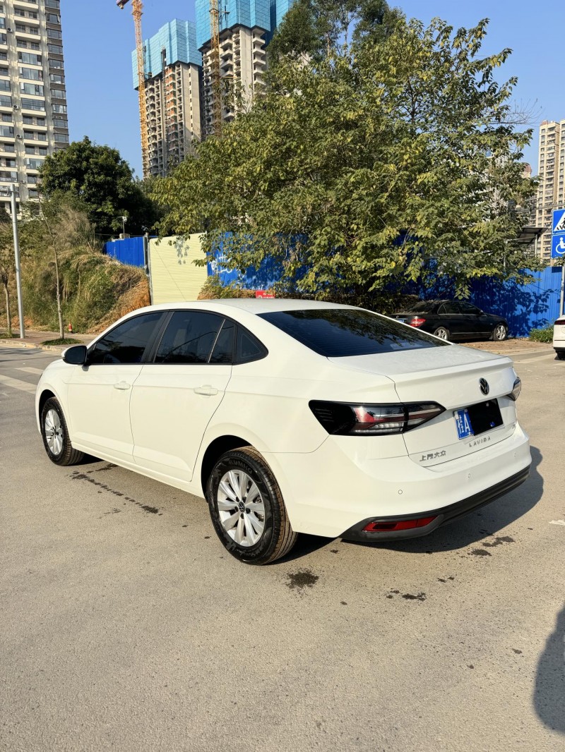 南宁25年大众朗逸8