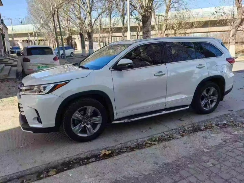 保定18年丰田汉兰达3