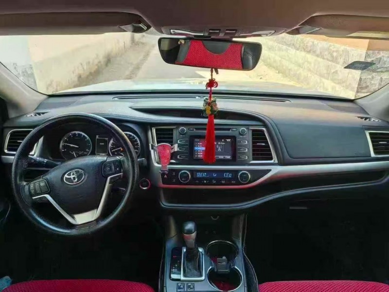 保定18年丰田汉兰达4