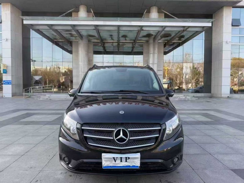 威海19年奔驰威霆1