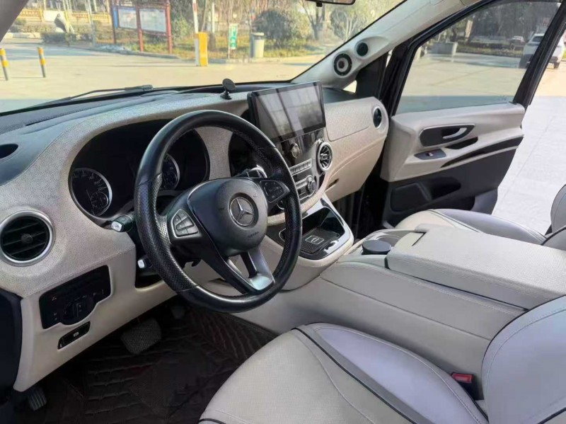 威海19年奔驰威霆4