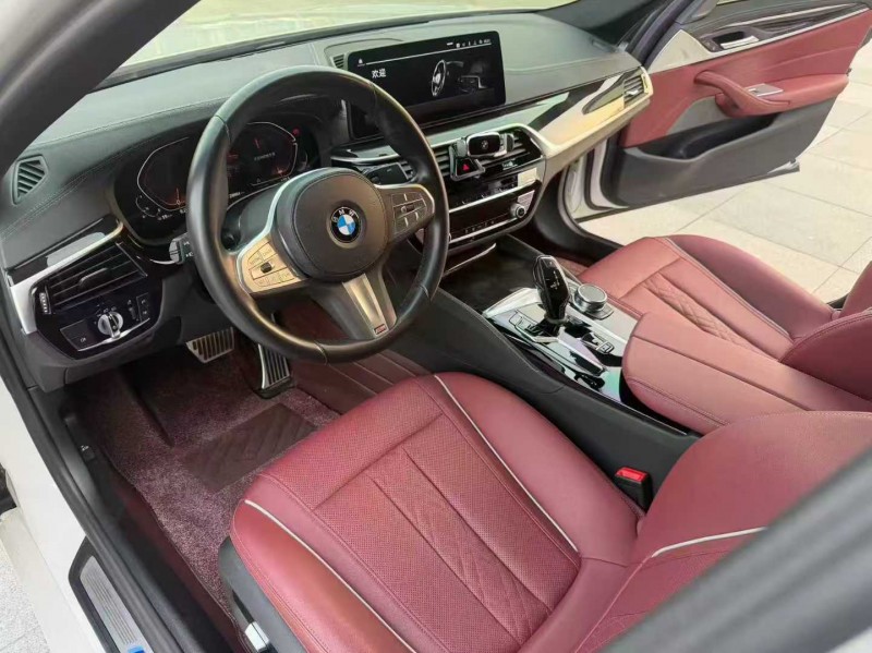 济宁23年宝马5系6